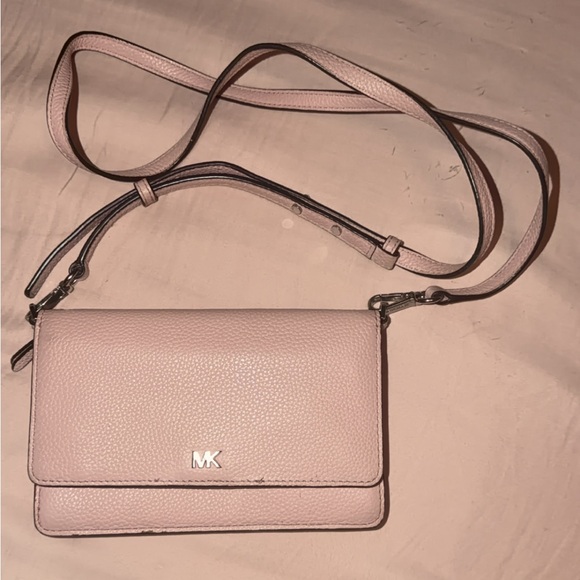 Michael Kors Handbags - Michael Kors Blush Crossbody Bag
